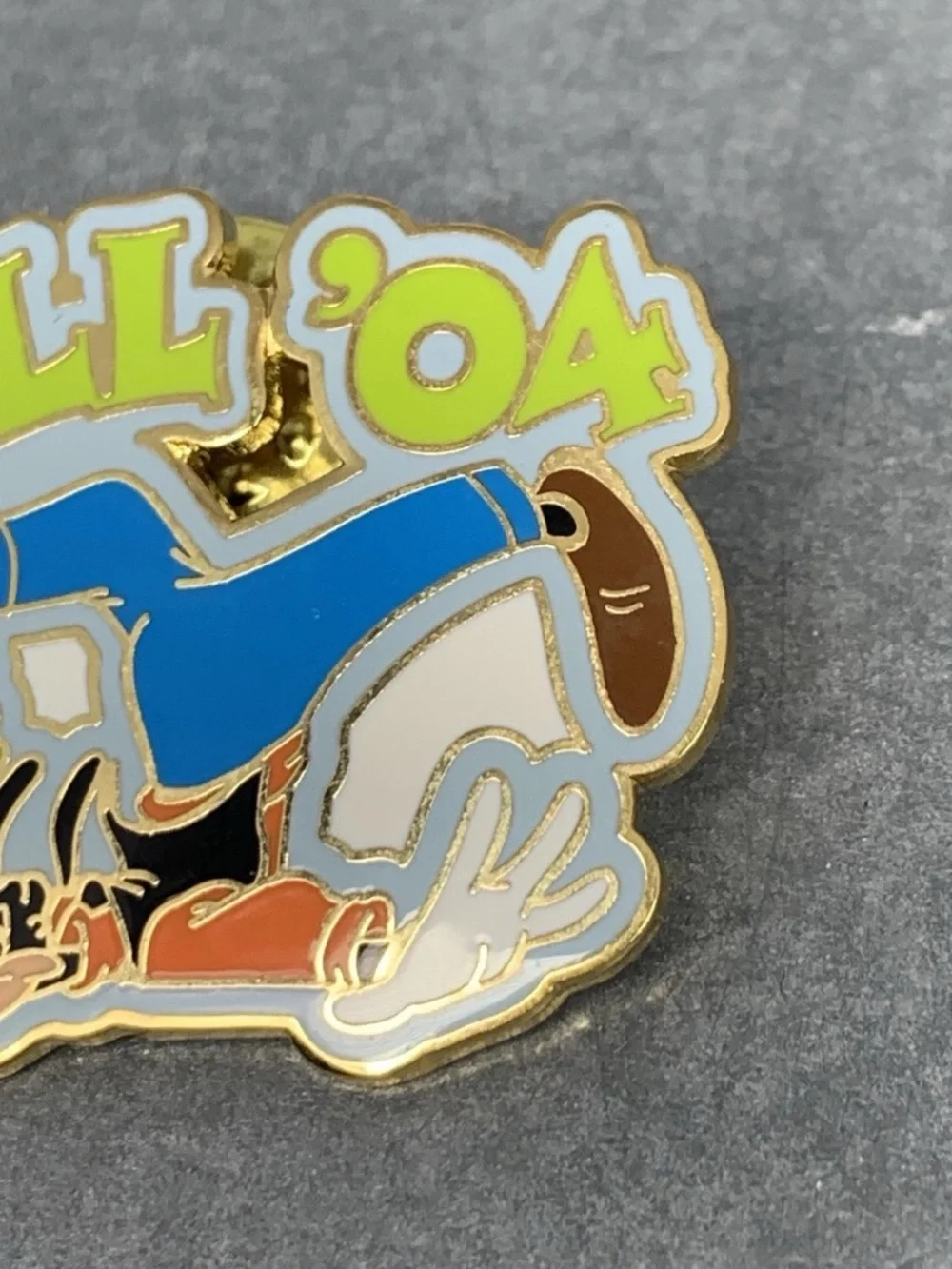 Goofy Disney Pin Cast Exclusive Disney Land Resort Seasons Fall 04 2004 LE 2000